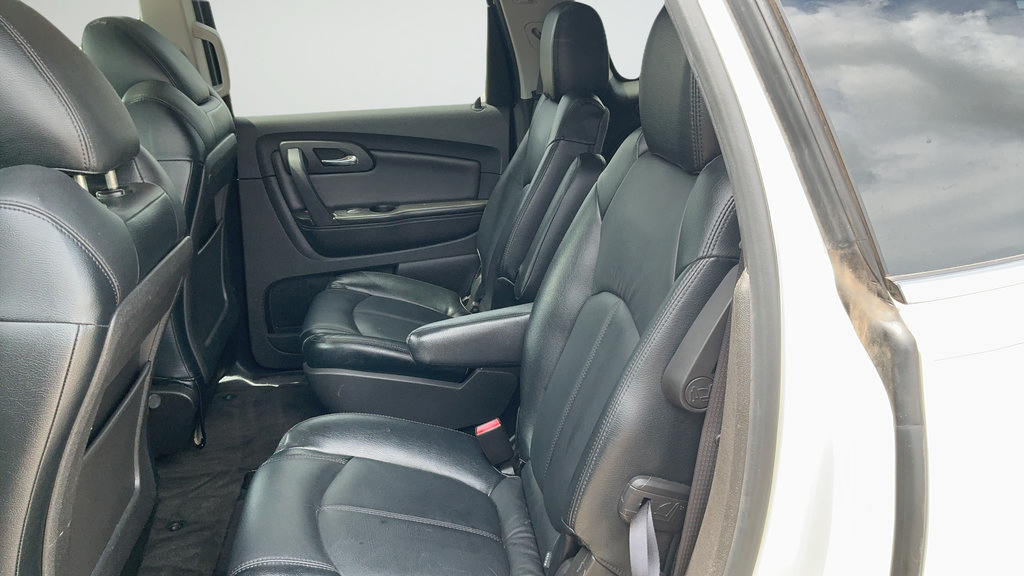 Used 2011 Chevrolet Traverse LT w/ Personal Connectivity Package FWD image 18