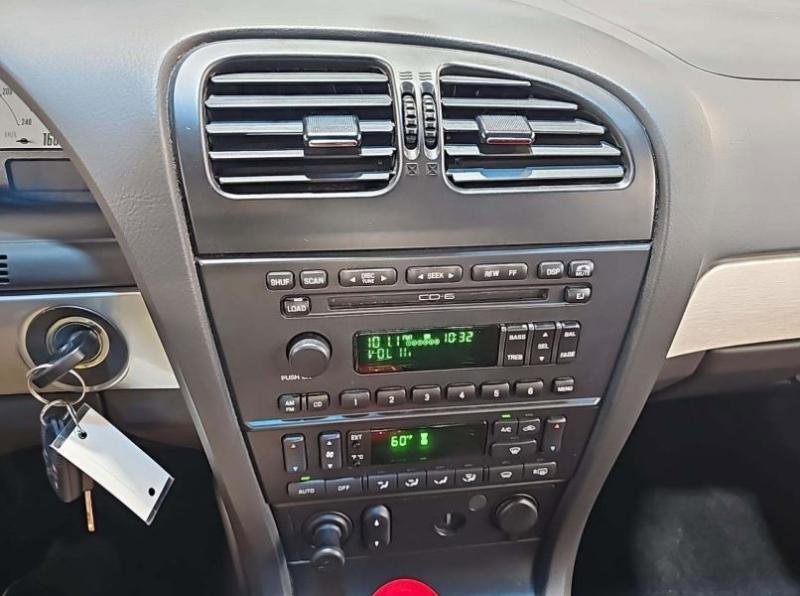 Used 2002 Ford Thunderbird Deluxe image 5