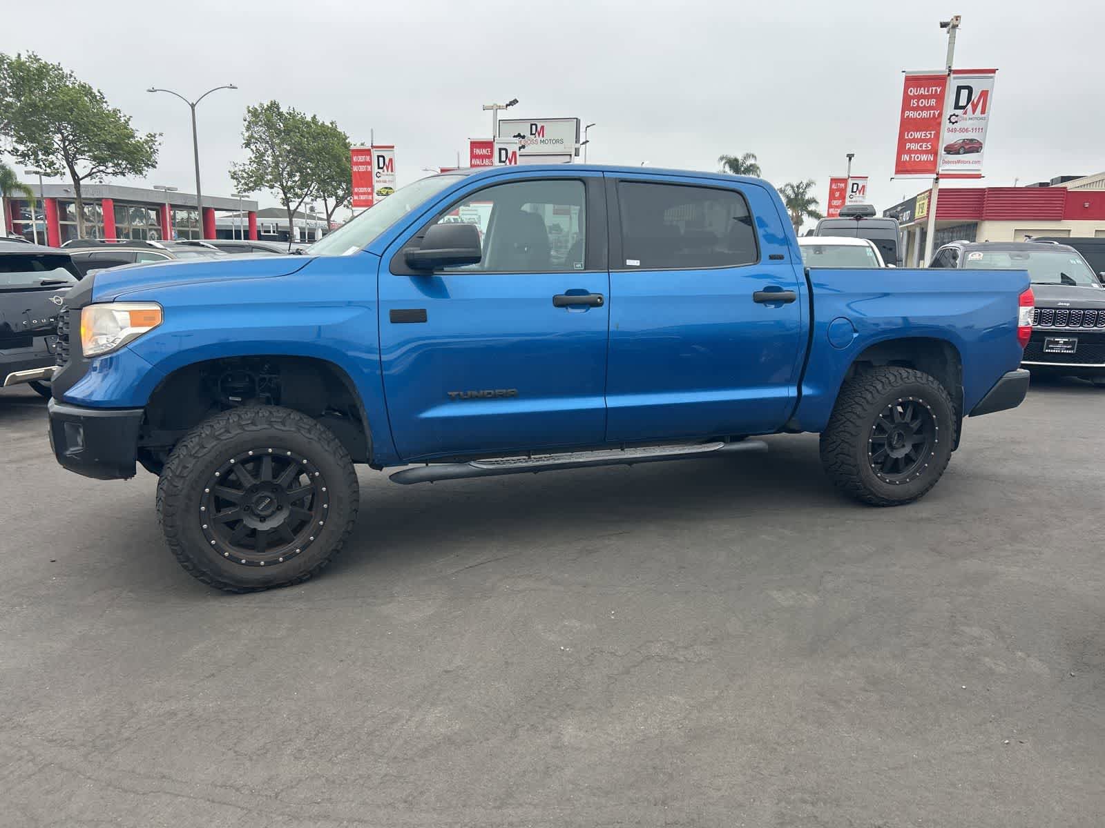 Used 2017 Toyota Tundra SR5 w/ SR5 Upgrade Package image 3