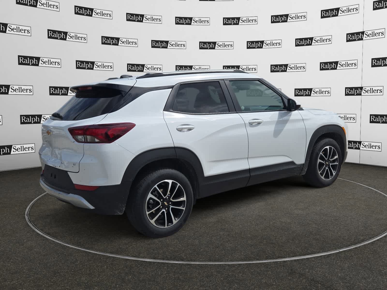 Used 2025 Chevrolet TrailBlazer LT FWD image 5