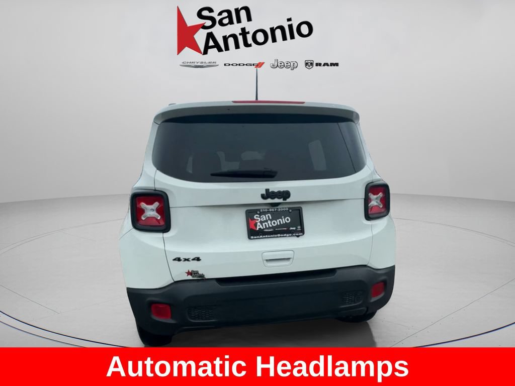 Certified 2023 Jeep Renegade Latitude AWD/4WD image 12