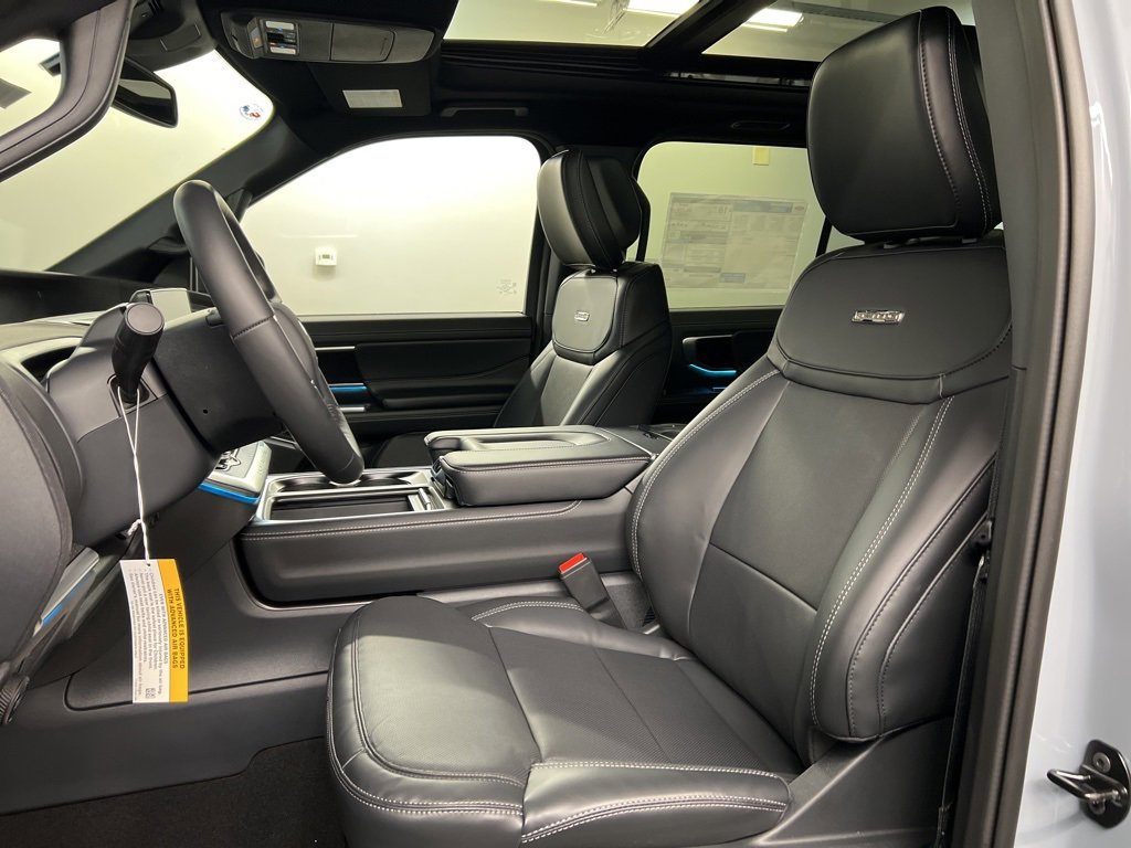 New 2026 Ford Expedition Platinum image 28