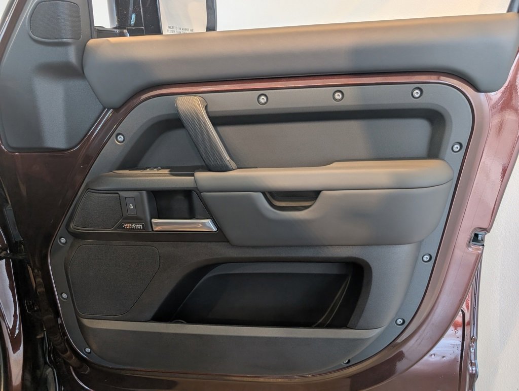 Used 2025 Land Rover Defender 110 Sedona Red Edition image 28