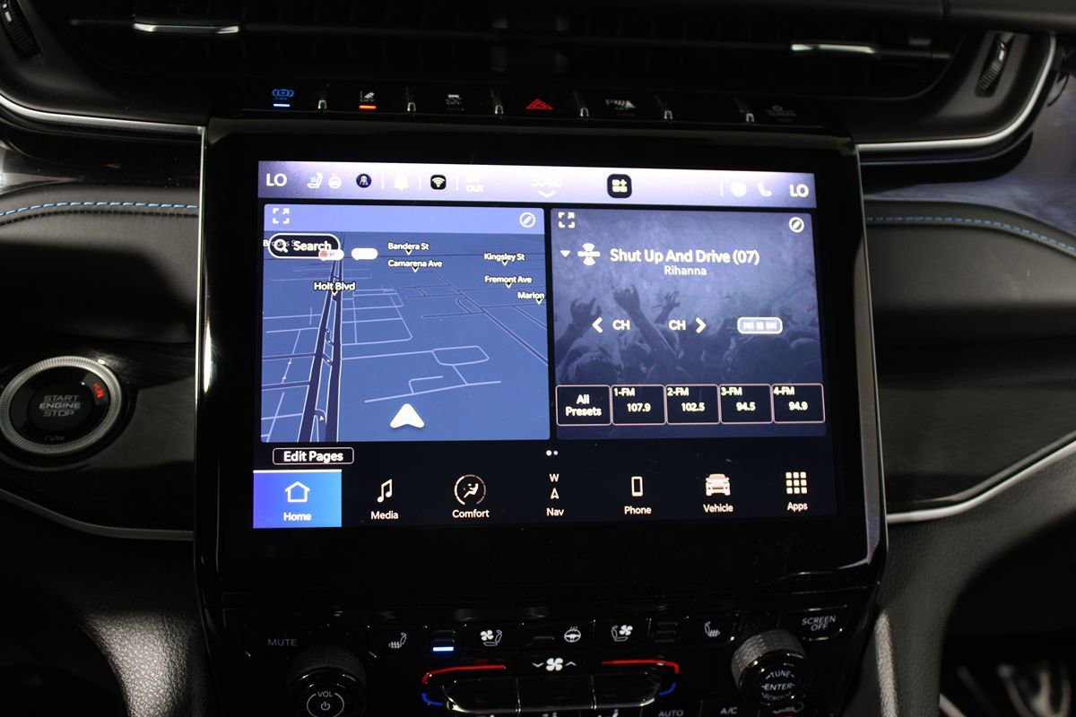 Used 2022 Jeep Grand Cherokee Trailhawk w/ Advanced Protech Group II AWD/4WD image 24