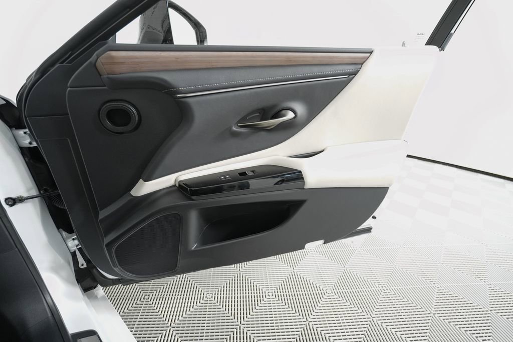 Certified 2024 Lexus ES 350 w/ Technology Package FWD image 21