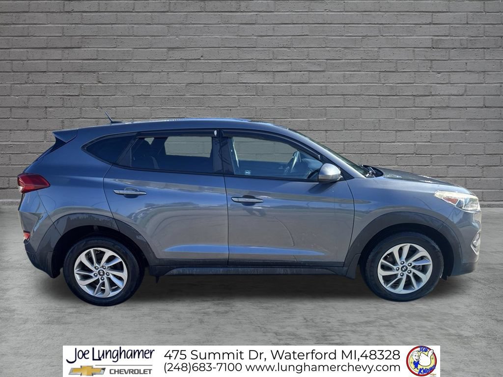 Used 2017 Hyundai Tucson SE FWD image 2