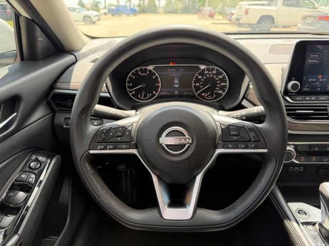 Used 2023 Nissan Altima 2.5 SV FWD image 17