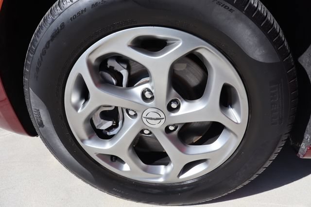 Used 2023 Chrysler Pacifica Limited w/ Trailer Tow Group AWD/4WD image 45