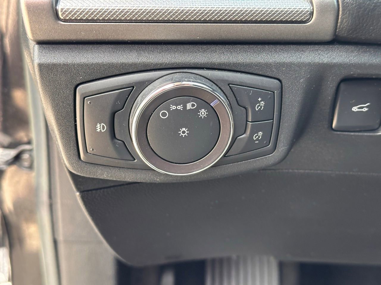 Used 2019 Ford Fusion SE w/ Equipment Group 151A image 26