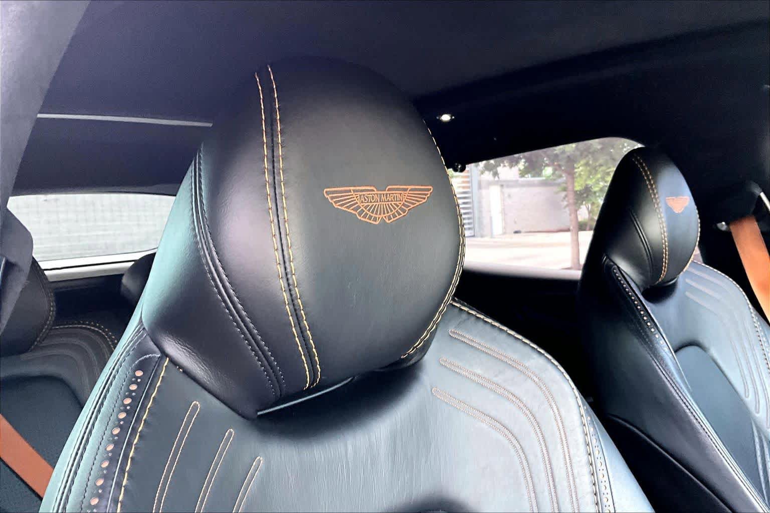 Used 2021 Aston Martin DBX AWD/4WD image 32