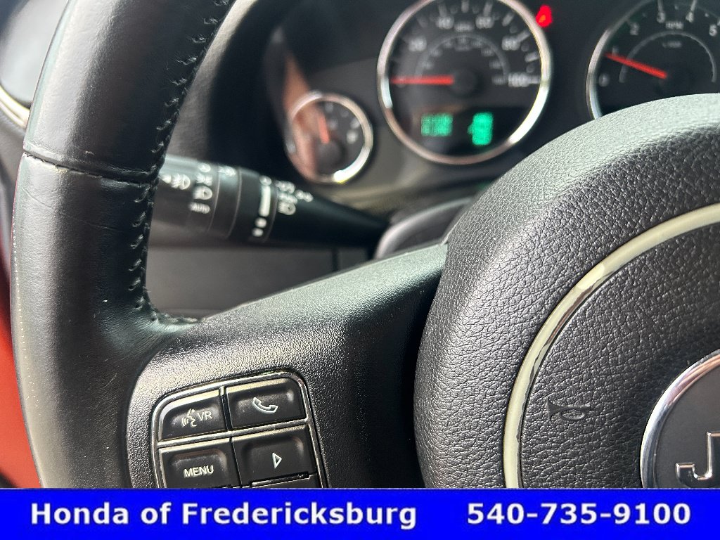 Used 2014 Jeep Wrangler Unlimited Sahara w/ Connectivity Group AWD/4WD image 17