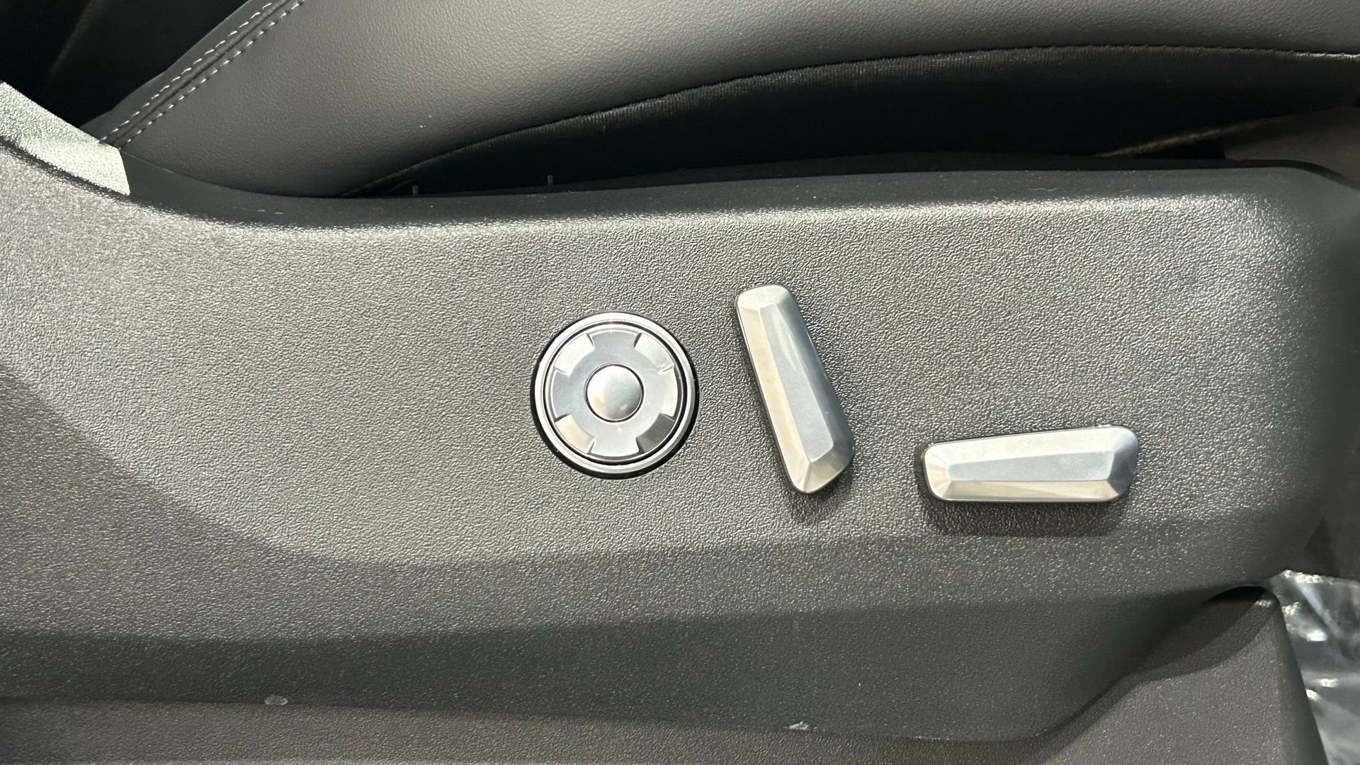 New 2026 Lincoln Navigator Premiere AWD/4WD image 64