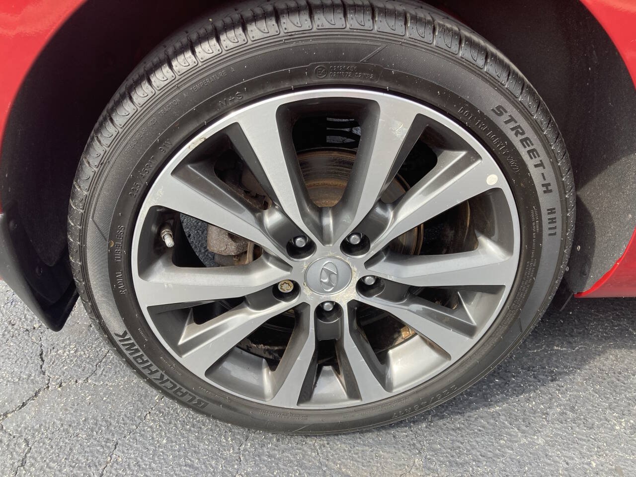Used 2020 Hyundai Elantra GT FWD image 27