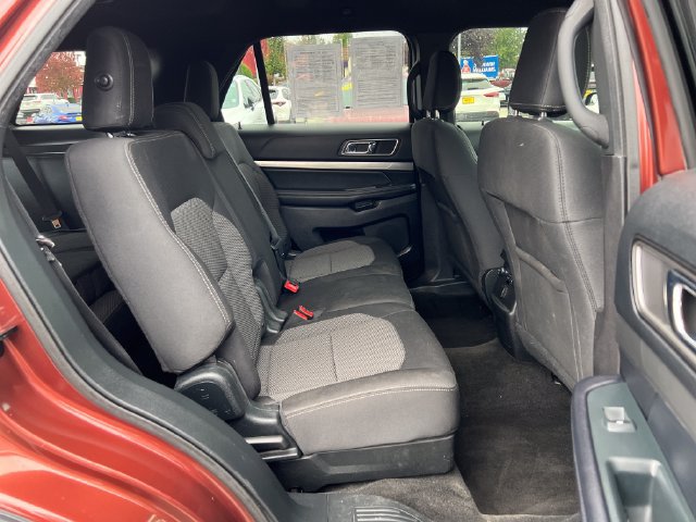 Used 2018 Ford Explorer XLT w/ Equipment Group 201A AWD/4WD image 10