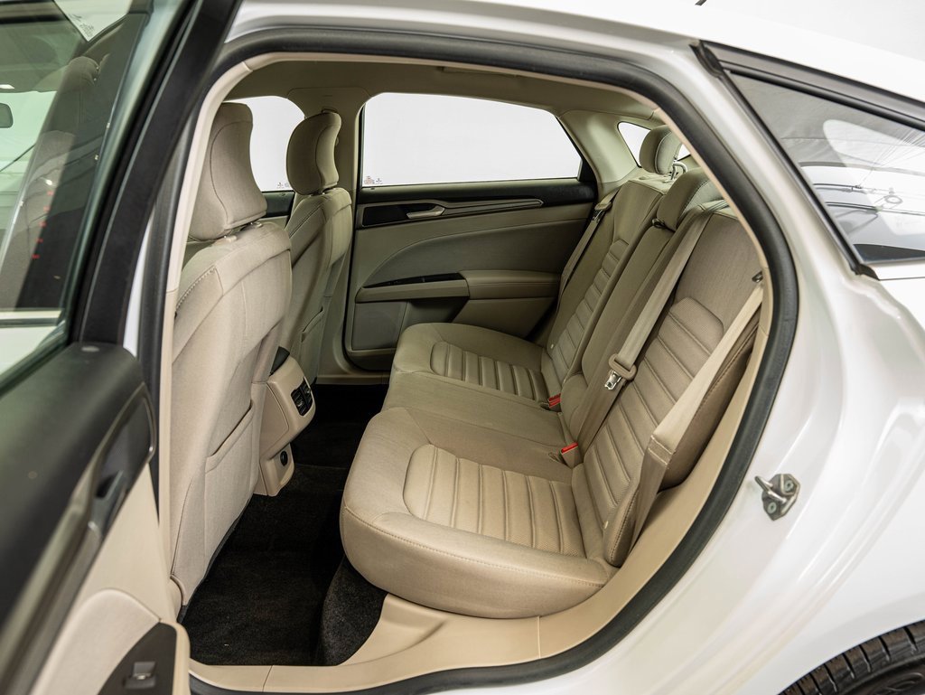 Used 2018 Ford Fusion SE image 31