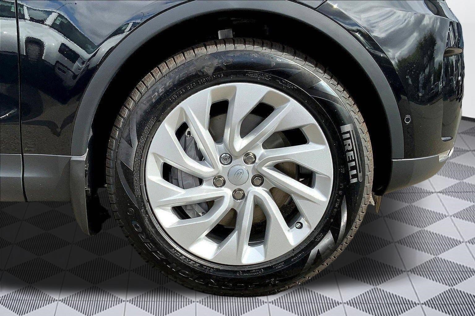 New 2025 Land Rover Discovery S AWD/4WD image 6