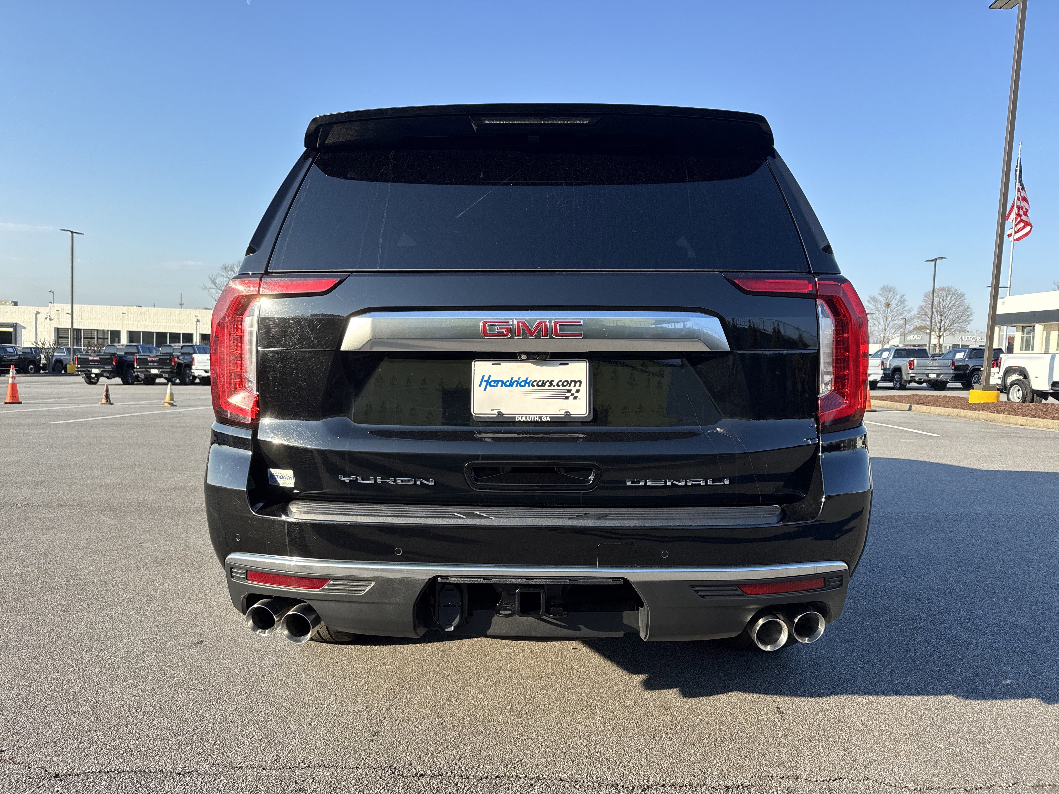 Used 2024 GMC Yukon Denali w/ Advanced Technology Package image 9