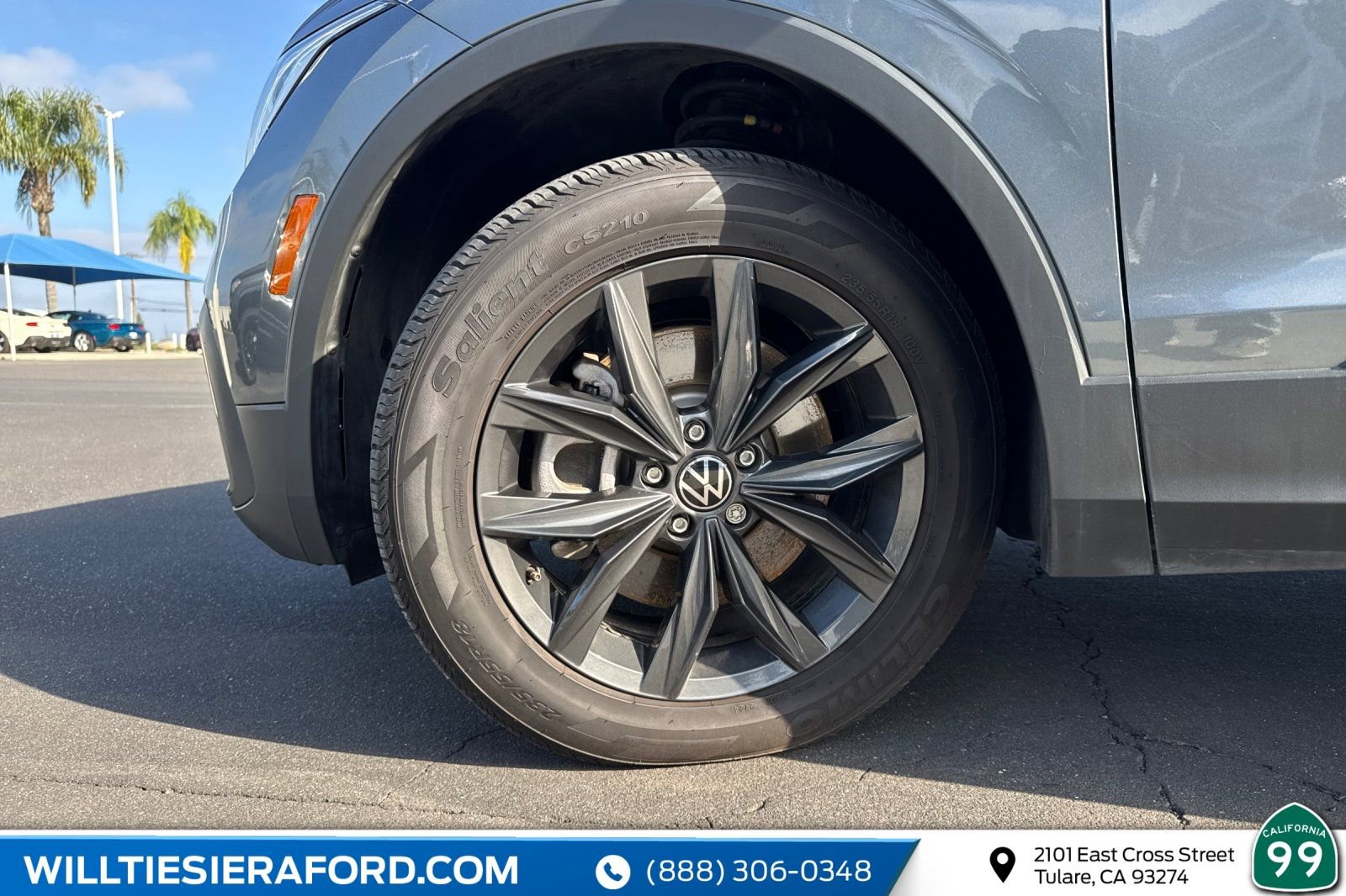 Used 2024 Volkswagen Tiguan SE image 33