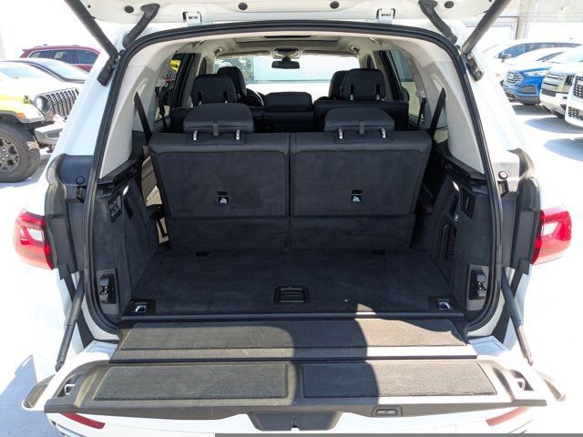 Used 2020 BMW X7 xDrive40i w/ Premium Package image 12