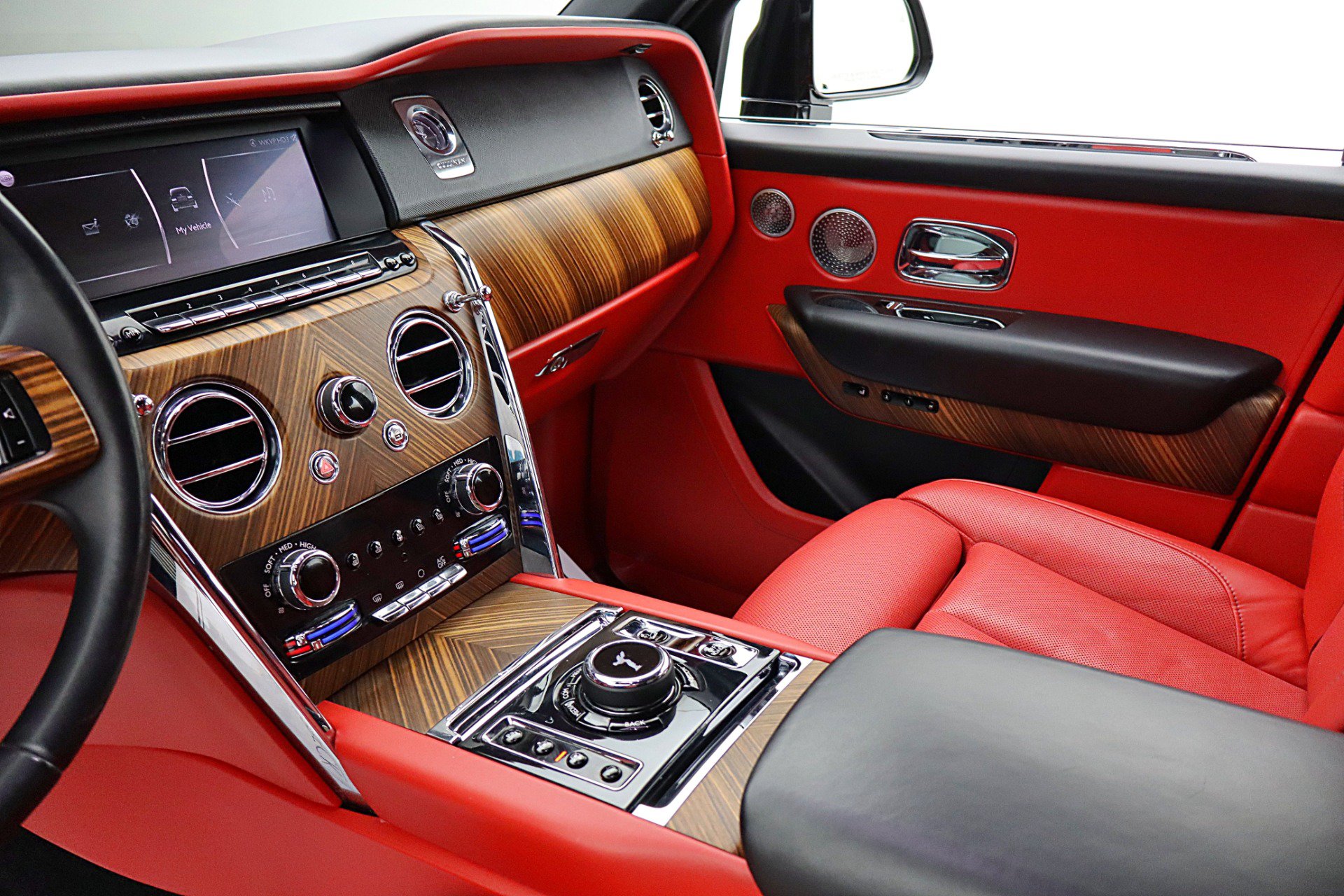 Used 2019 Rolls-Royce Cullinan AWD/4WD image 24