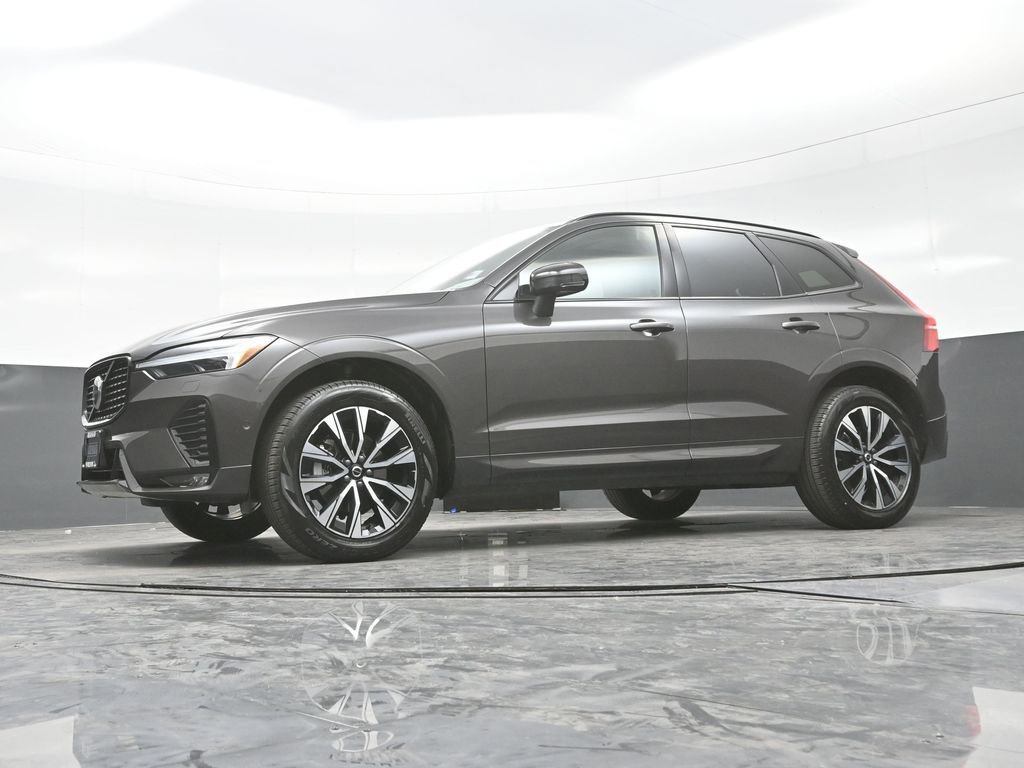 Used 2025 Volvo XC60 B5 Plus w/ Climate Package AWD/4WD image 25