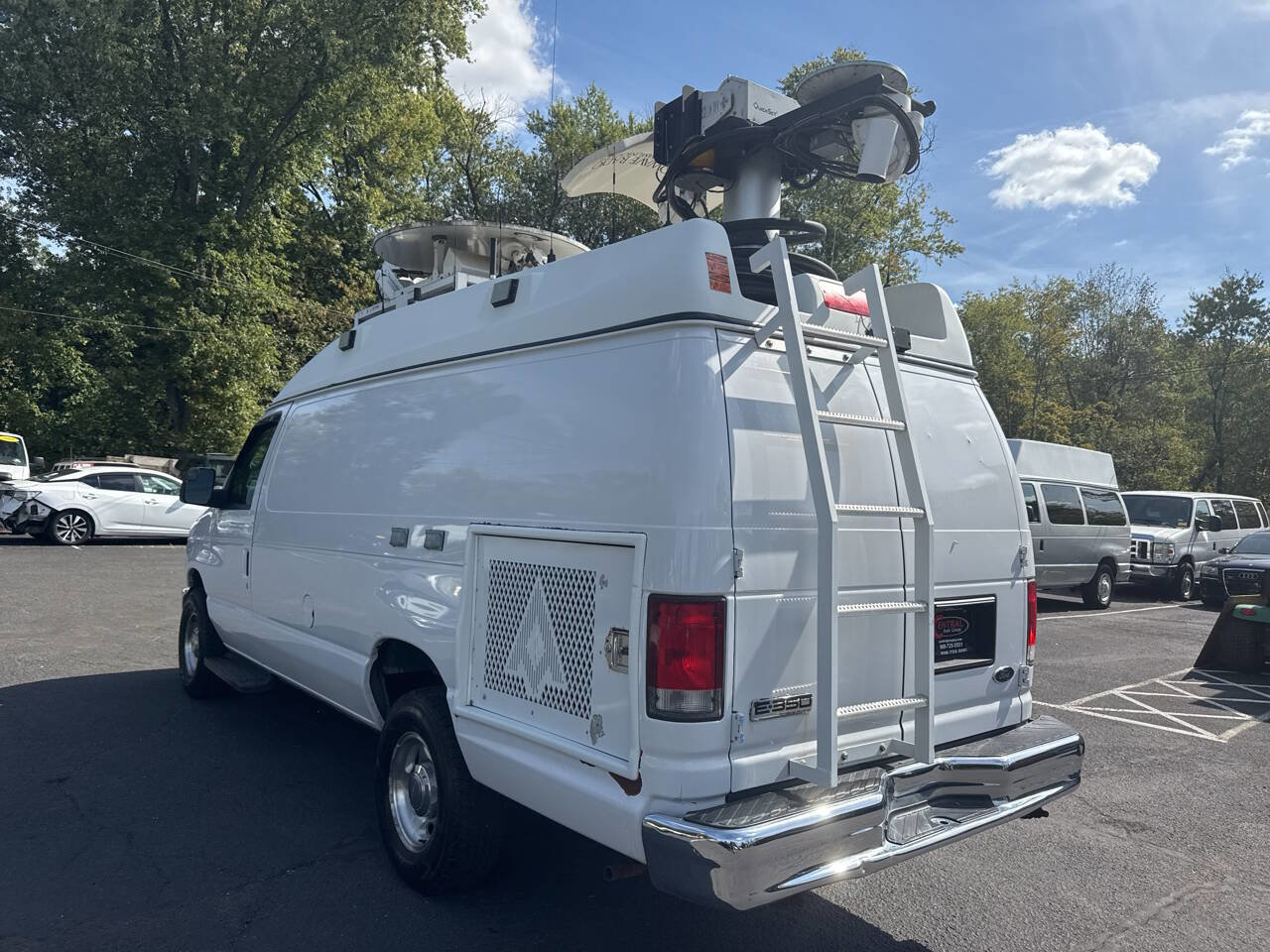 Used 2014 Ford E-350 and Econoline 350 Extended Super Duty w/ Premium Van Group image 7