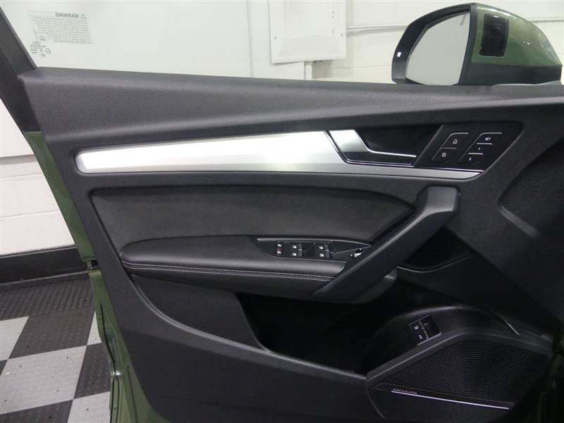 Used 2021 Audi Q5 e Premium Plus w/ Premium Plus Package AWD/4WD image 18