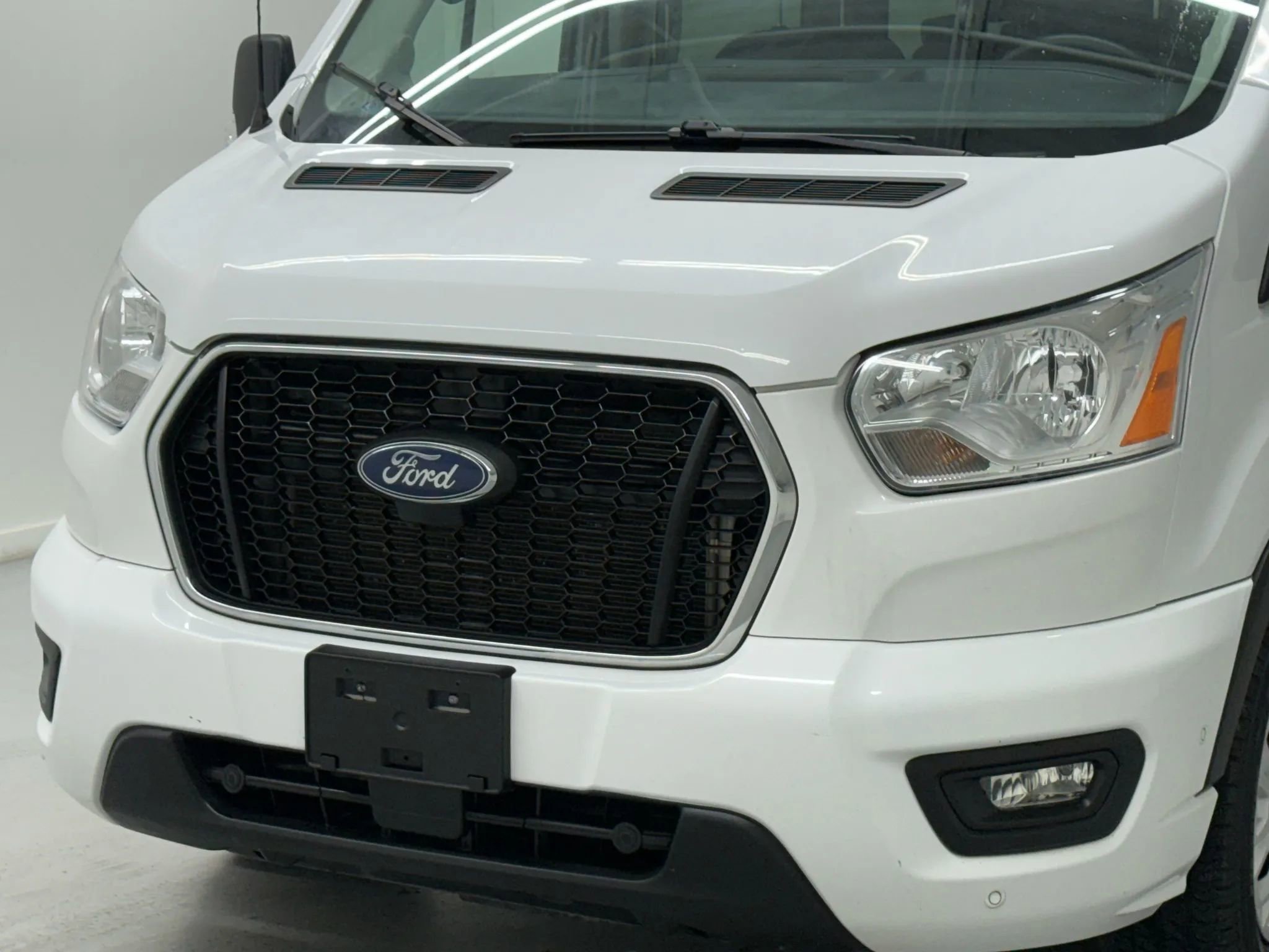 Used 2021 Ford Transit 350 XLT image 35