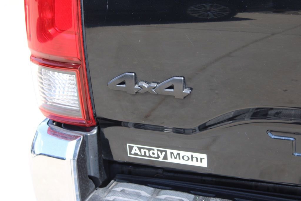 Used 2019 Toyota Tacoma SR5 AWD/4WD image 9