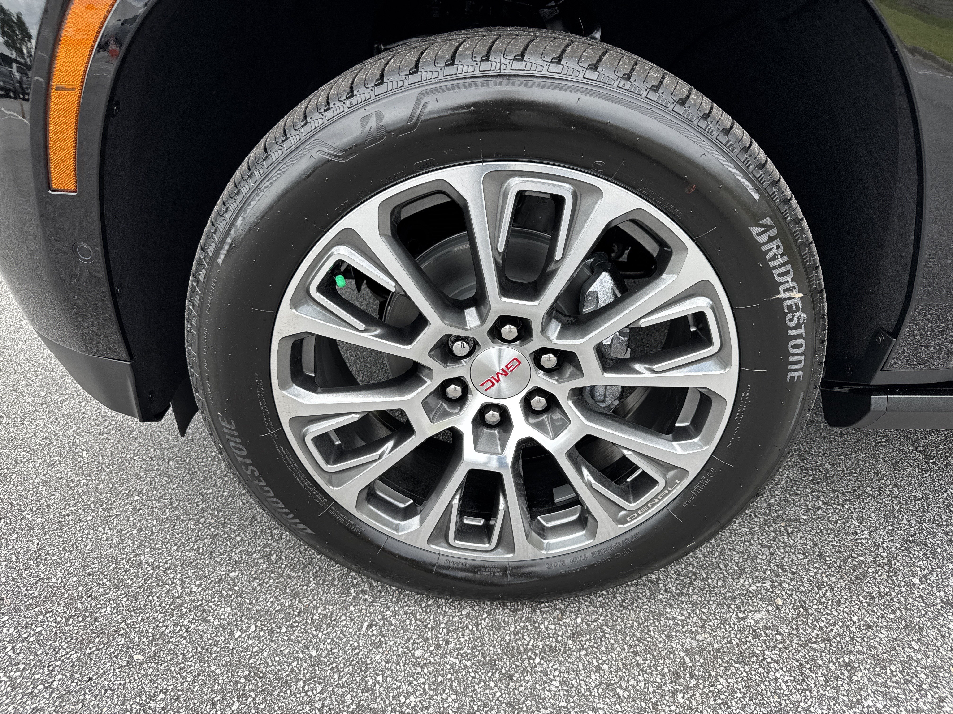 New 2026 GMC Yukon XL Denali w/ Denali Reserve Package AWD/4WD image 13