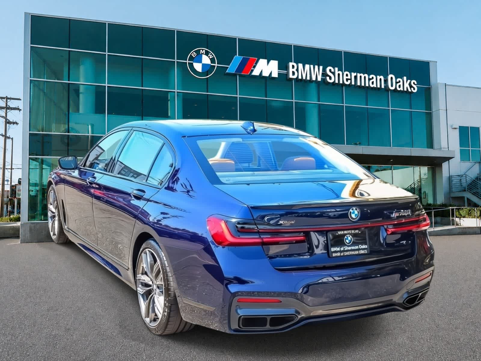 Used 2022 BMW M760i xDrive AWD/4WD image 4