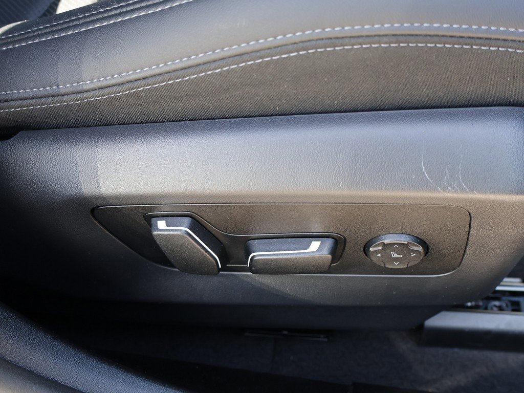 Used 2025 BMW i5 xDrive40 w/ Premium Package image 36