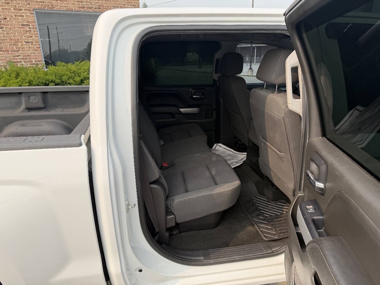 Used 2018 Chevrolet Silverado 1500 LT w/ LPO, Essentials Package AWD/4WD image 19