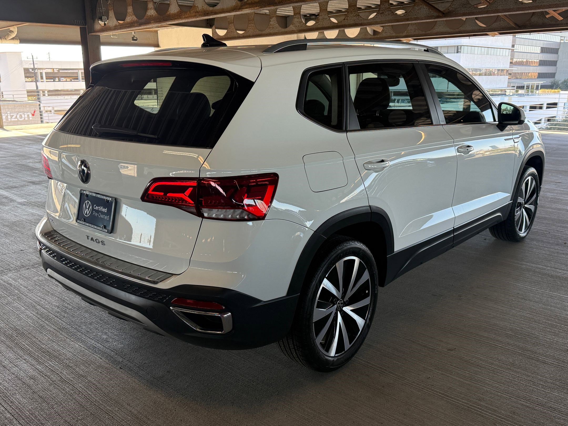 Certified 2023 Volkswagen Taos SE image 8