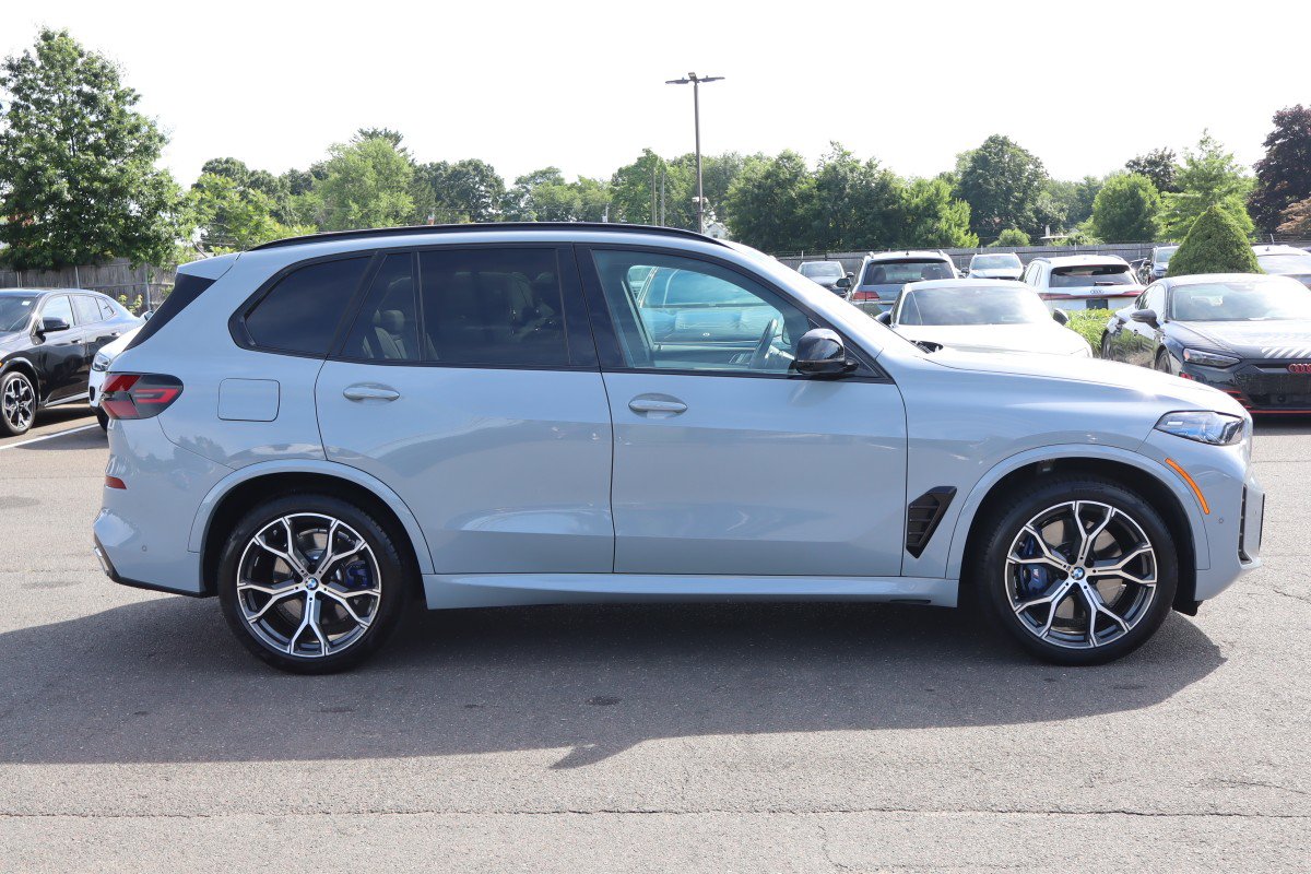 Used 2026 BMW X5 M60i AWD/4WD image 4