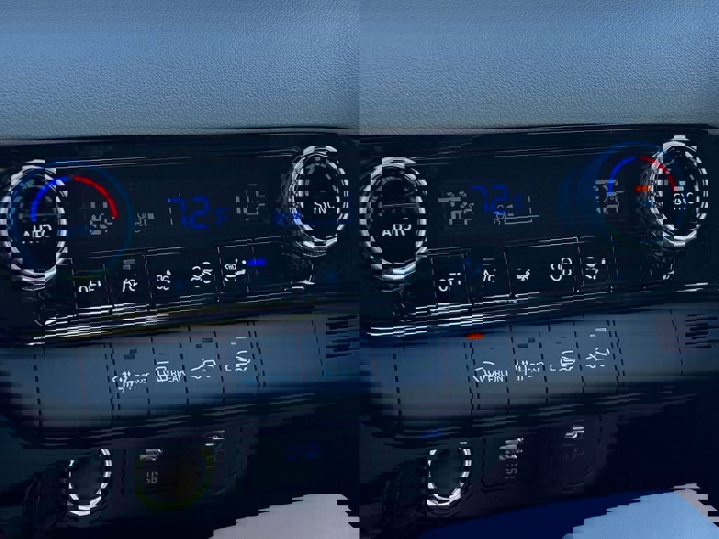 New 2026 Hyundai Elantra Sport image 25