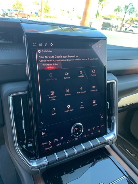 Used 2026 GMC Yukon Denali w/ LPO, Floor Liner Package AWD/4WD image 30