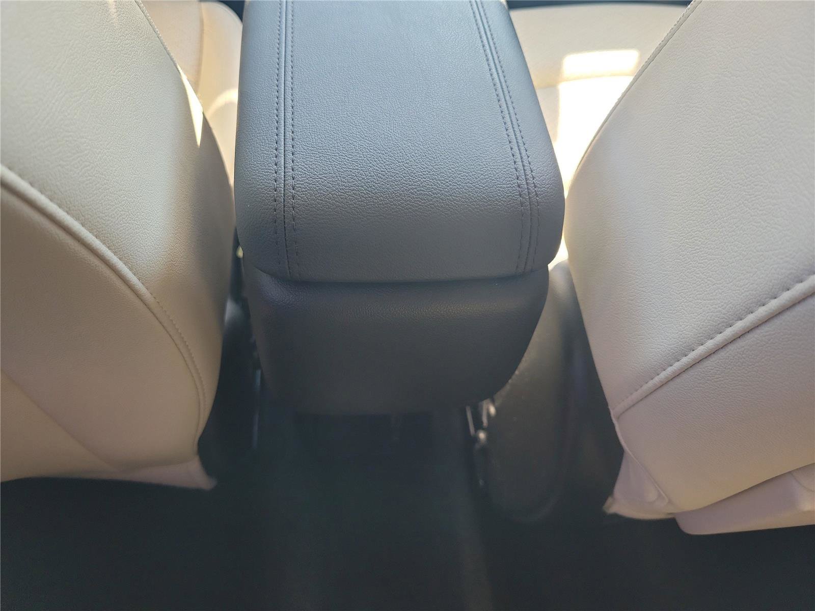 Used 2020 Buick Encore GX Essence w/ Experience Buick Package image 13