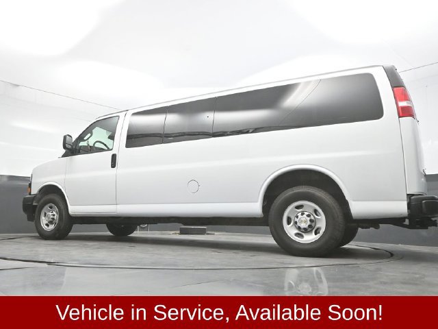 Used 2024 Chevrolet Express 3500 LS RWD image 32