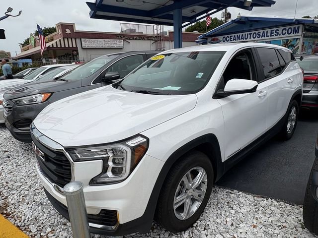 Used 2023 GMC Terrain SLE image 8