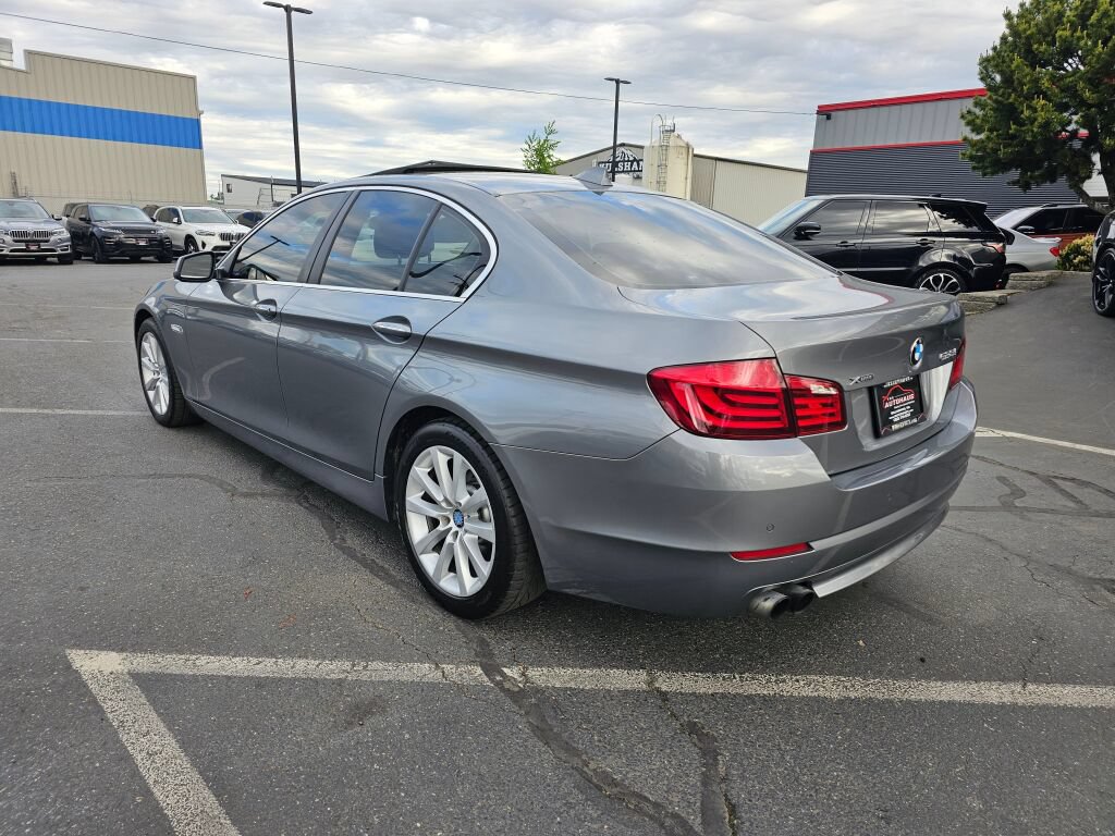 Used 2013 BMW 528i xDrive Sedan AWD/4WD image 3