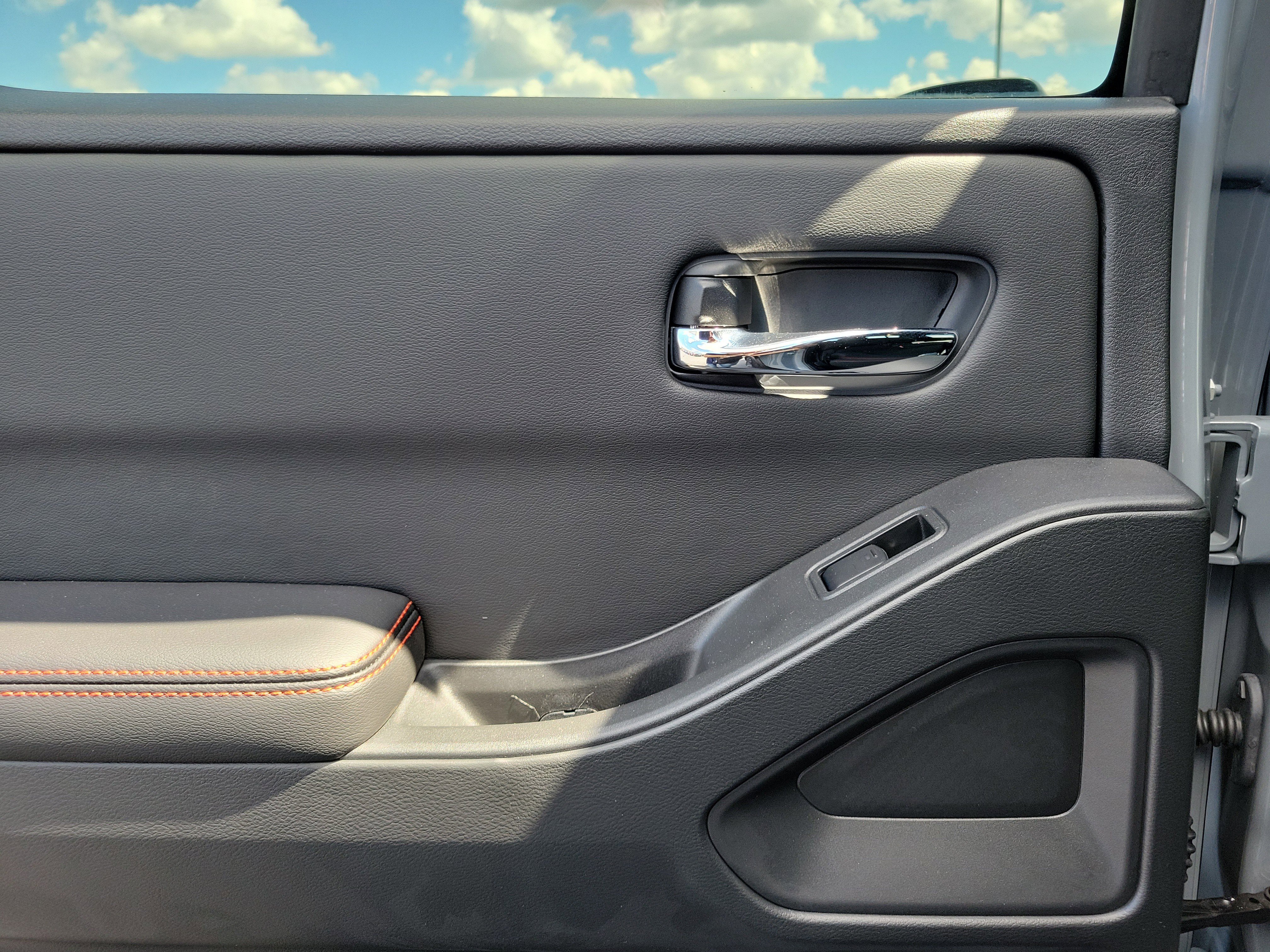 New 2025 Nissan Frontier PRO-4X AWD/4WD image 12