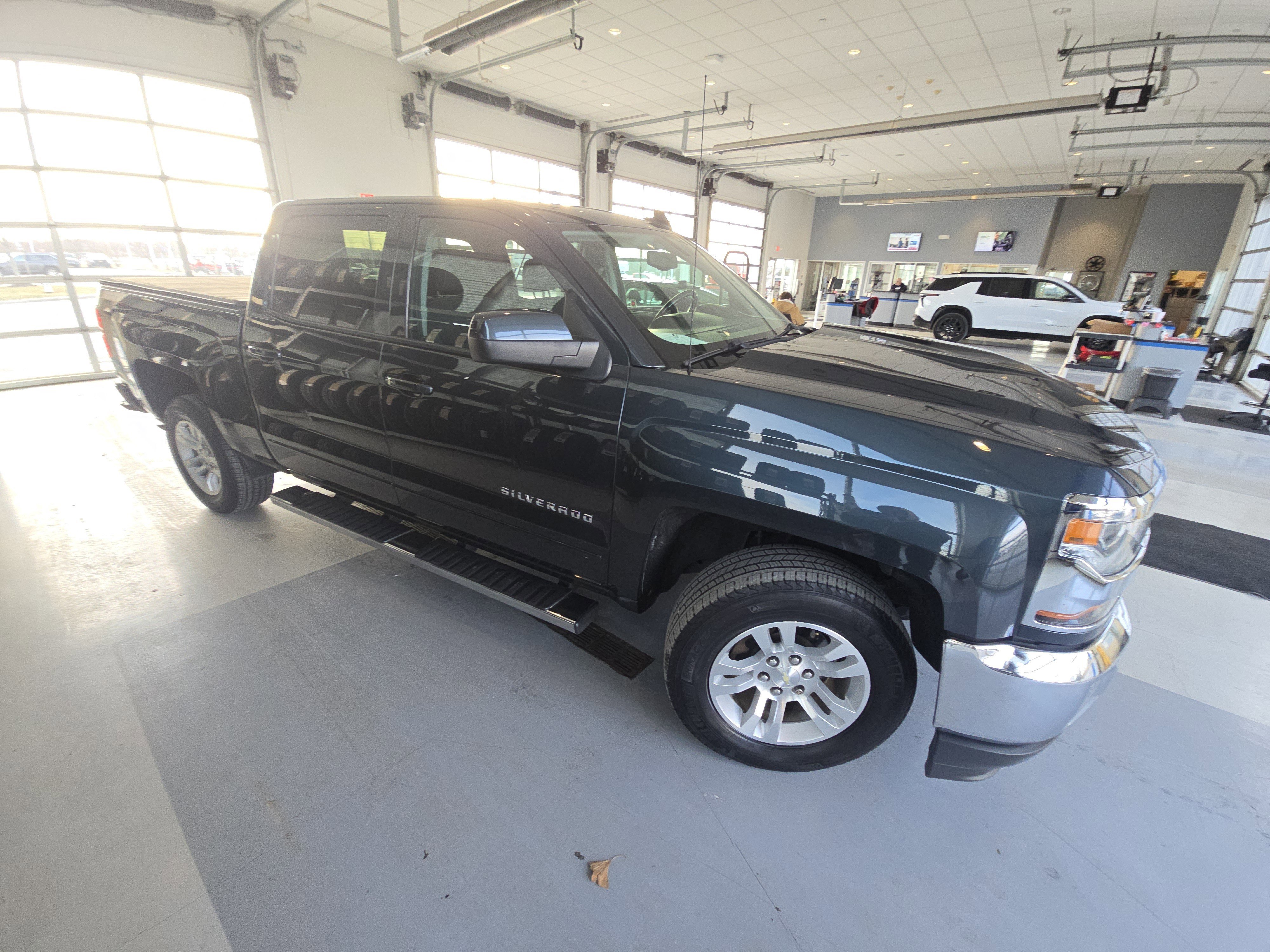 Used 2018 Chevrolet Silverado 1500 LT w/ All Star Edition image 17