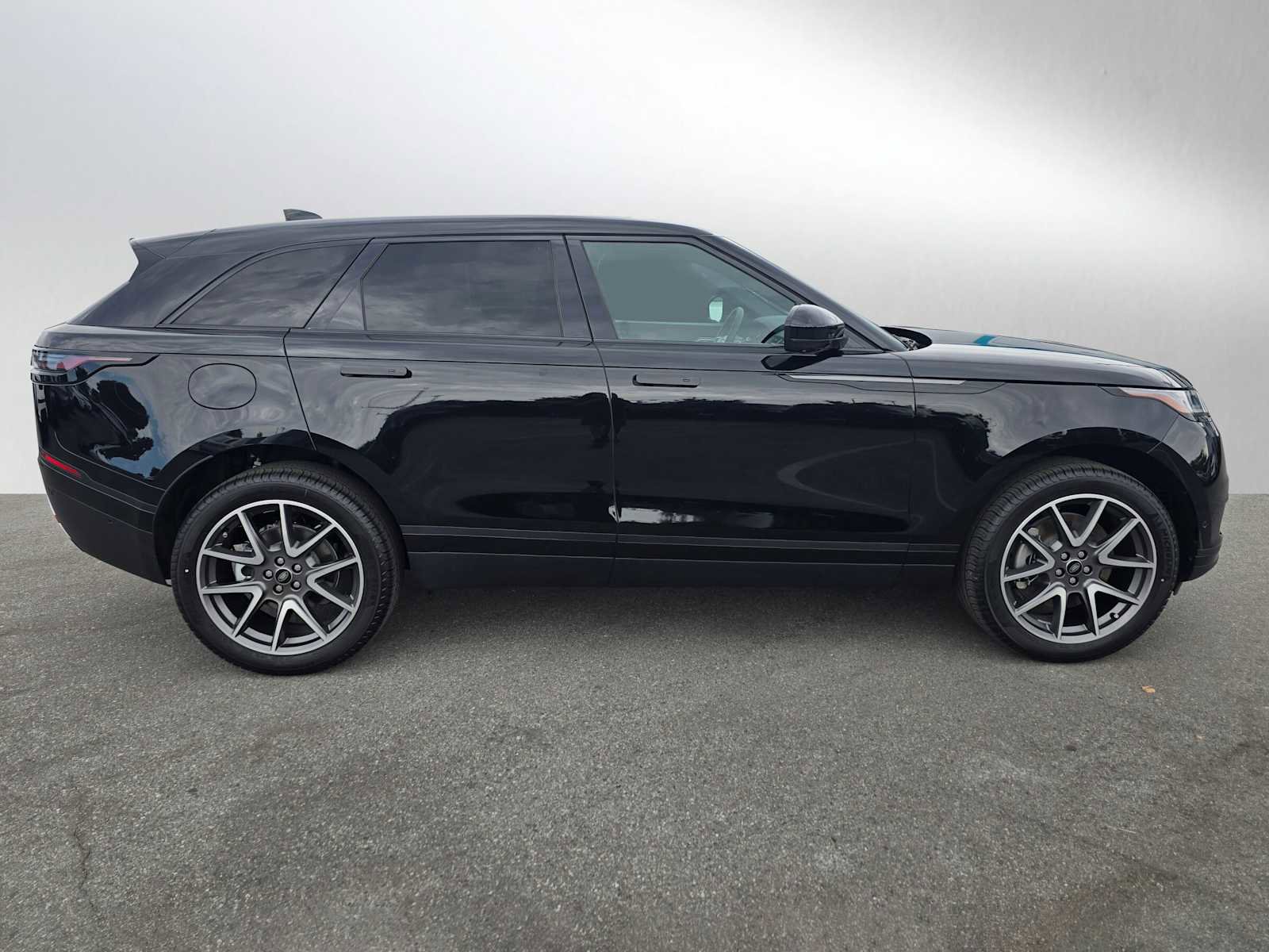 Used 2026 Land Rover Range Rover Velar S image 2