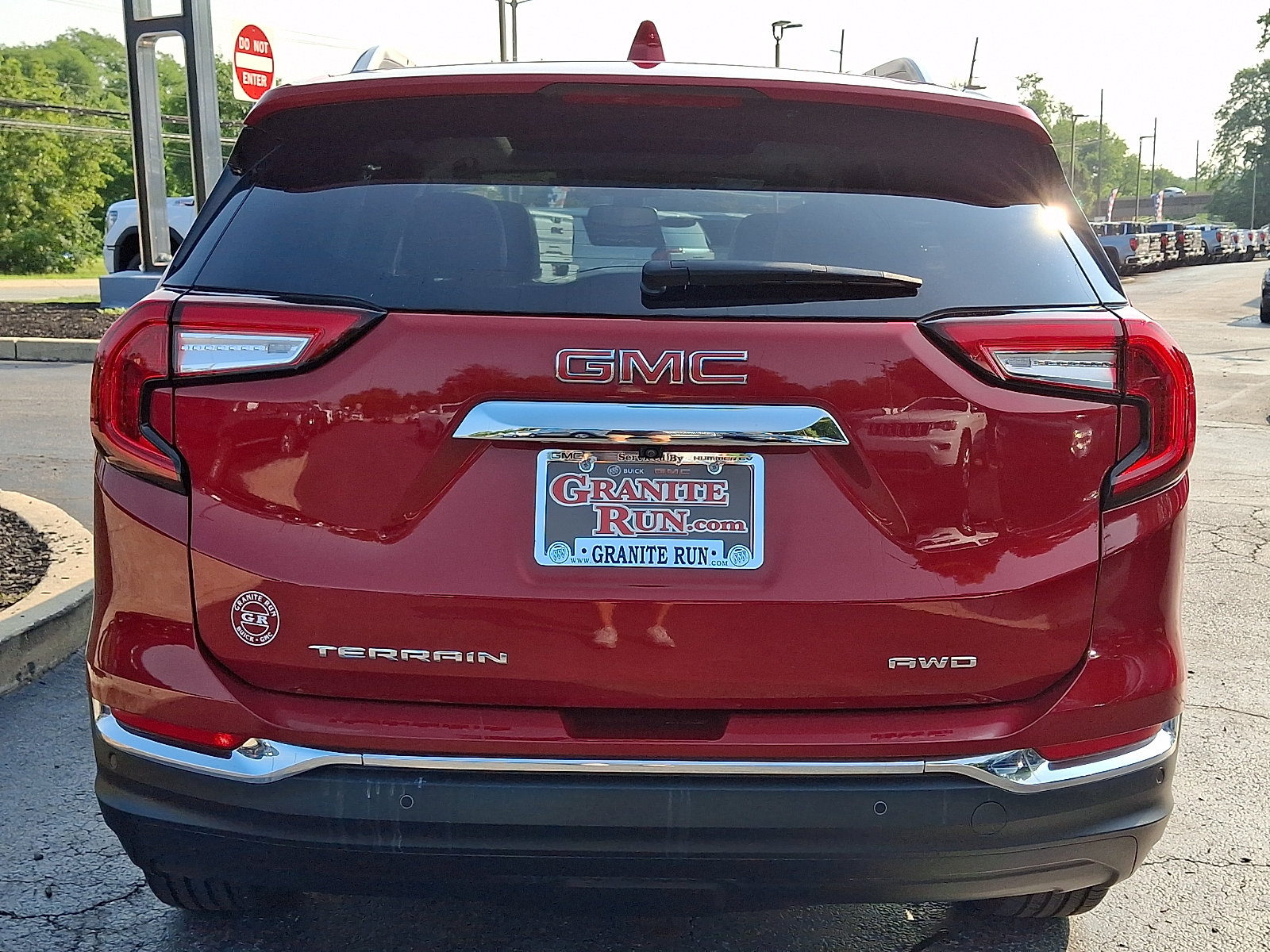 Used 2023 GMC Terrain SLT AWD/4WD image 5