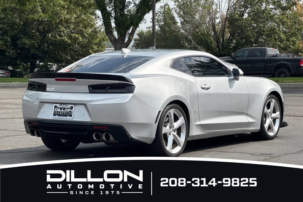 Used 2018 Chevrolet Camaro SS RWD image 6