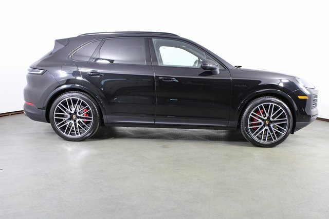 New 2026 Porsche Cayenne S image 8