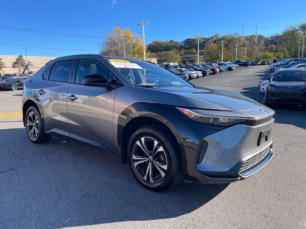 Used 2024 Toyota bZ4X AWD w/ Weather Package image 7