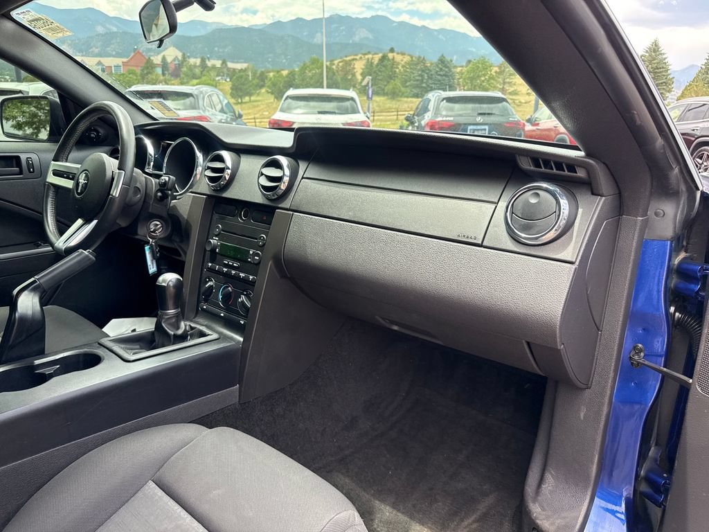 Used 2005 Ford Mustang Coupe RWD image 23