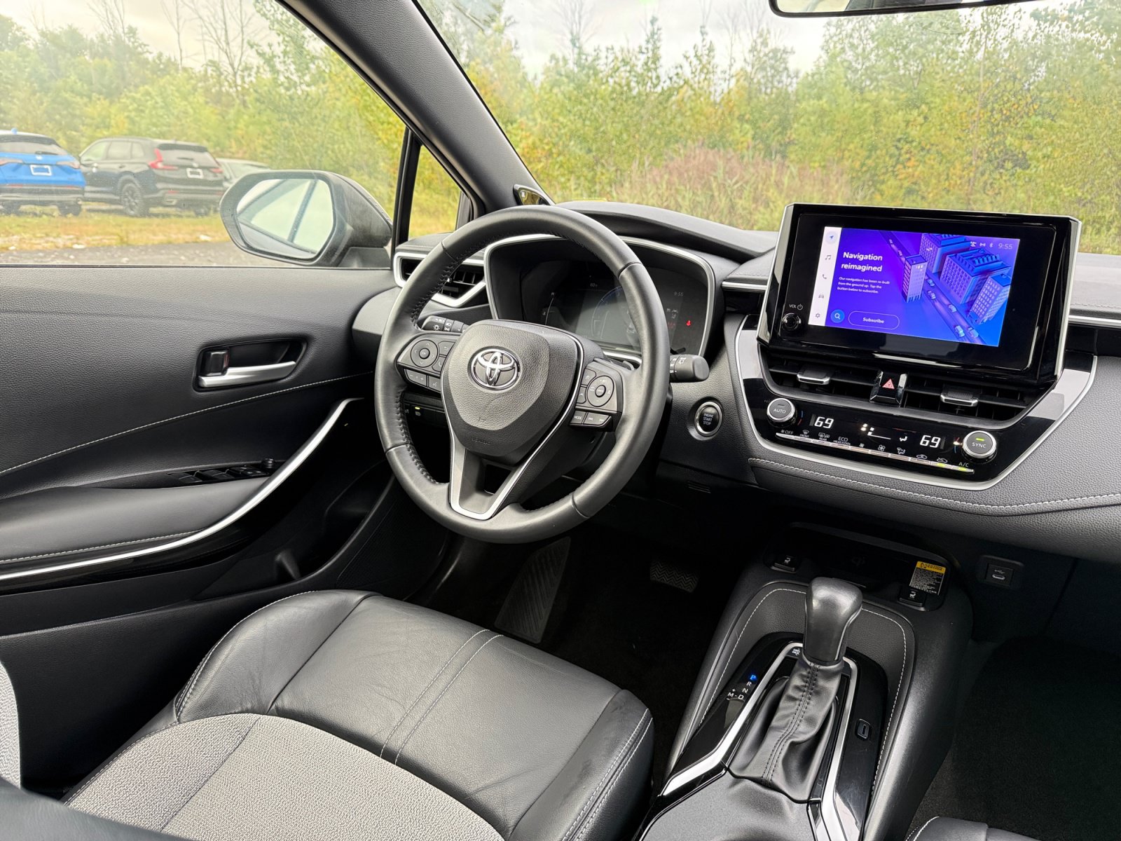 Used 2025 Toyota Corolla XSE FWD image 22